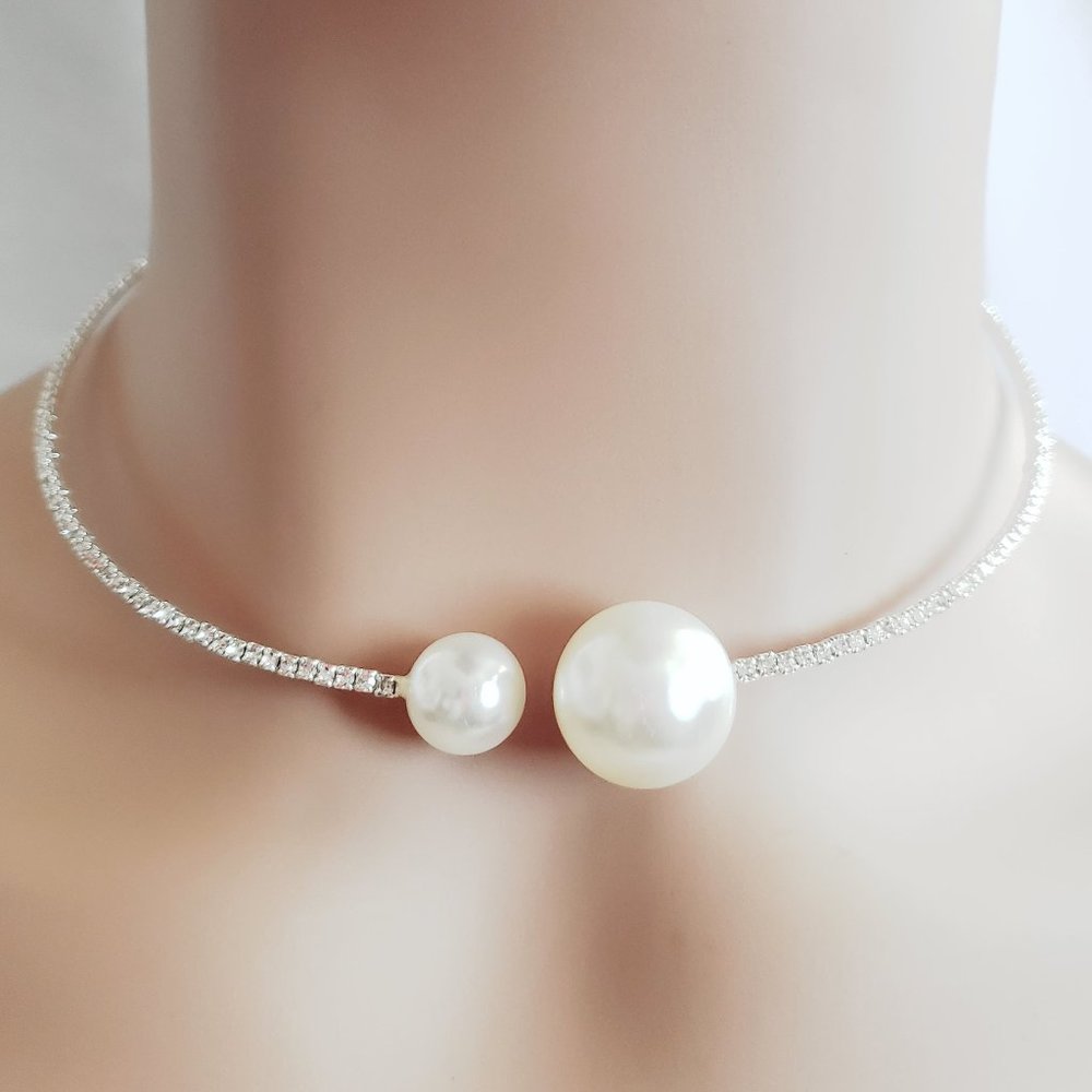 Paris Pearl Necklace